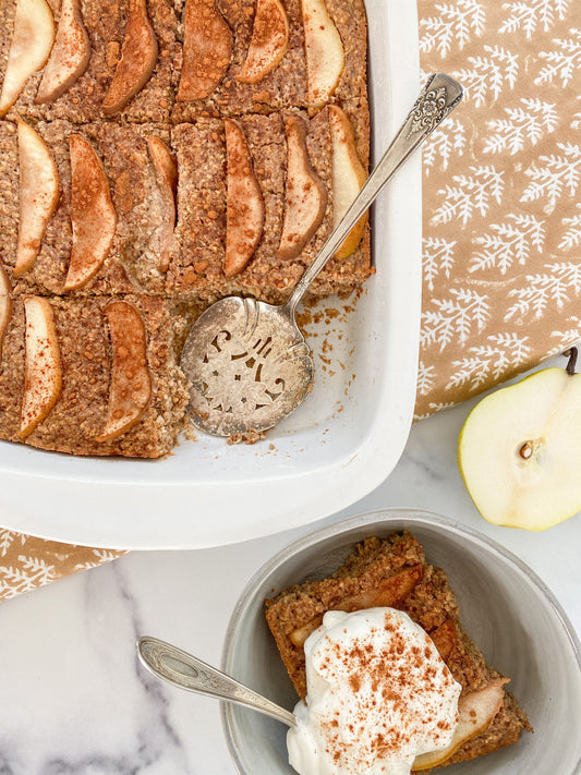 Spiced Pear Baked Protein Oats